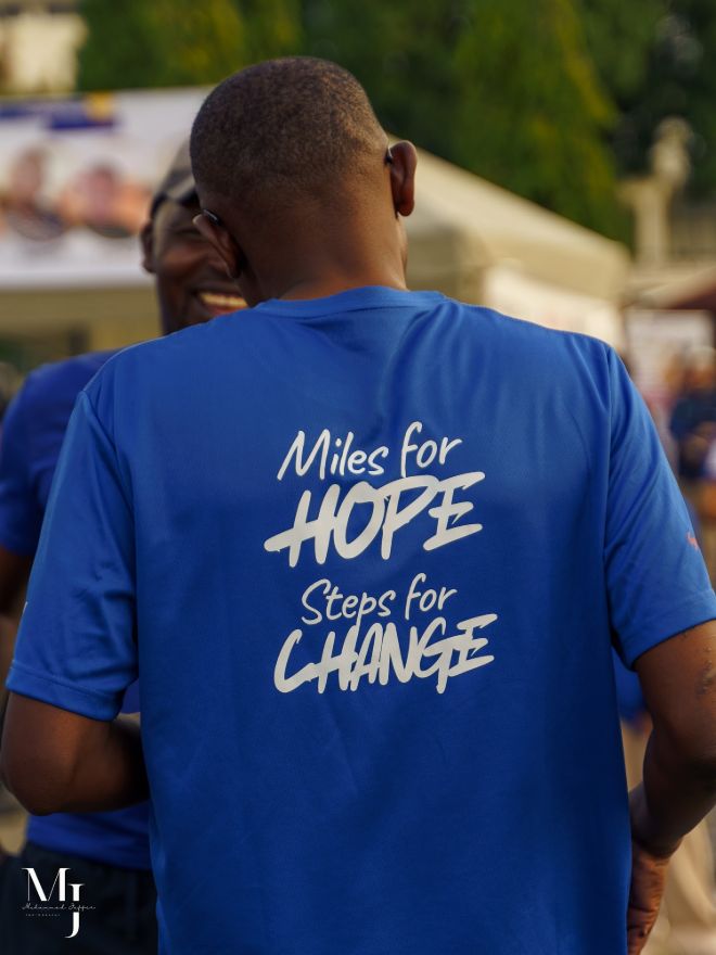Uhuru Walk 9 volunteers in blue shirts